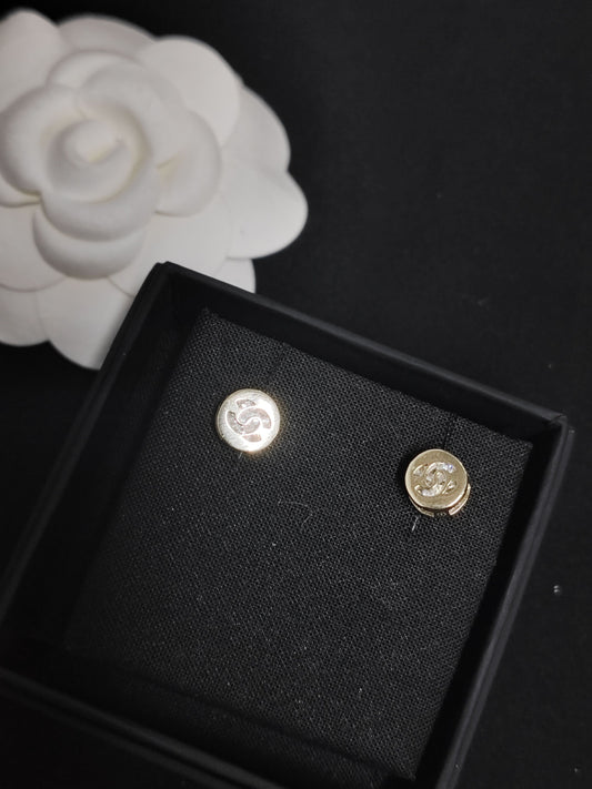 Chanel - Other - Crystal - Gold