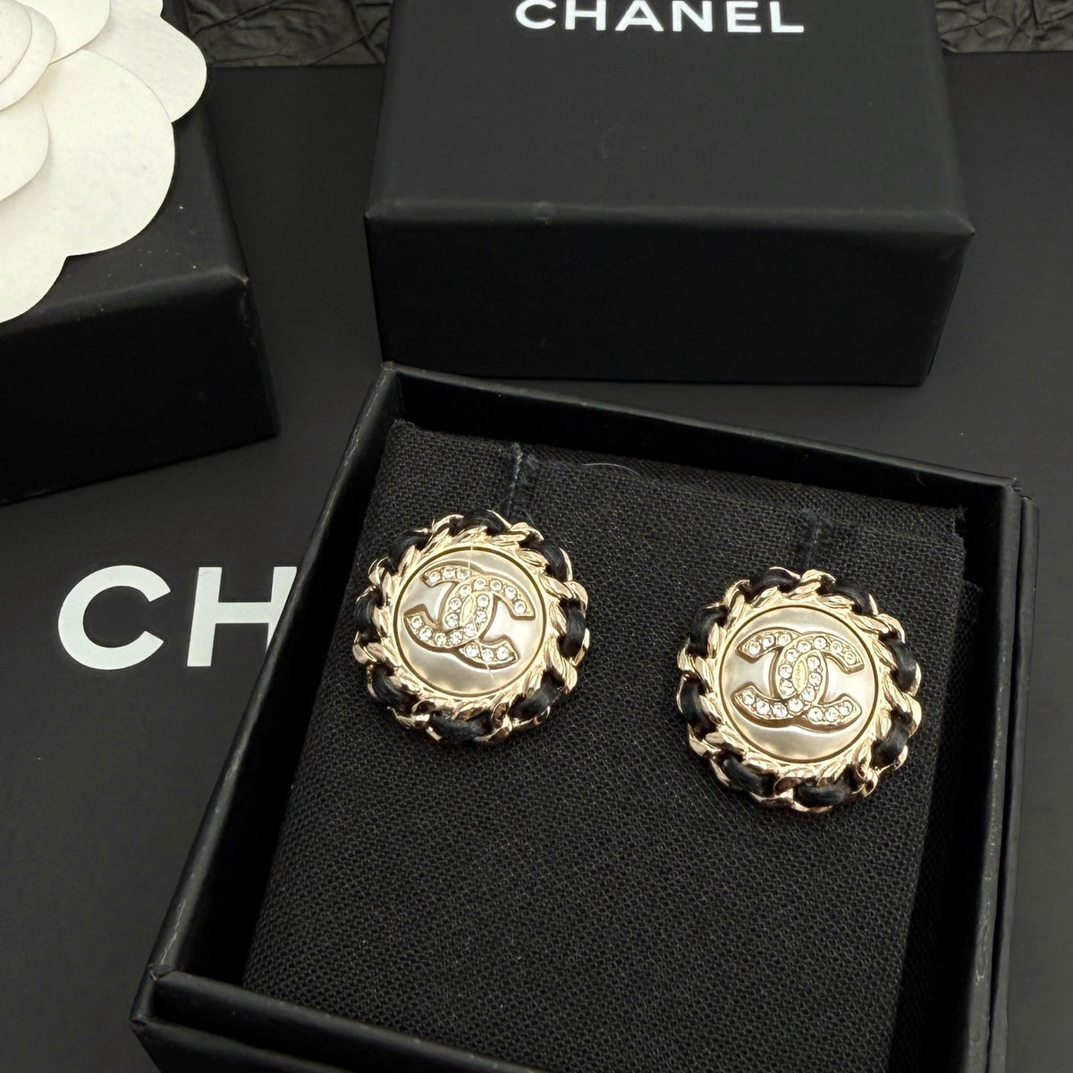 Chanel - Other - Crystal - Gold