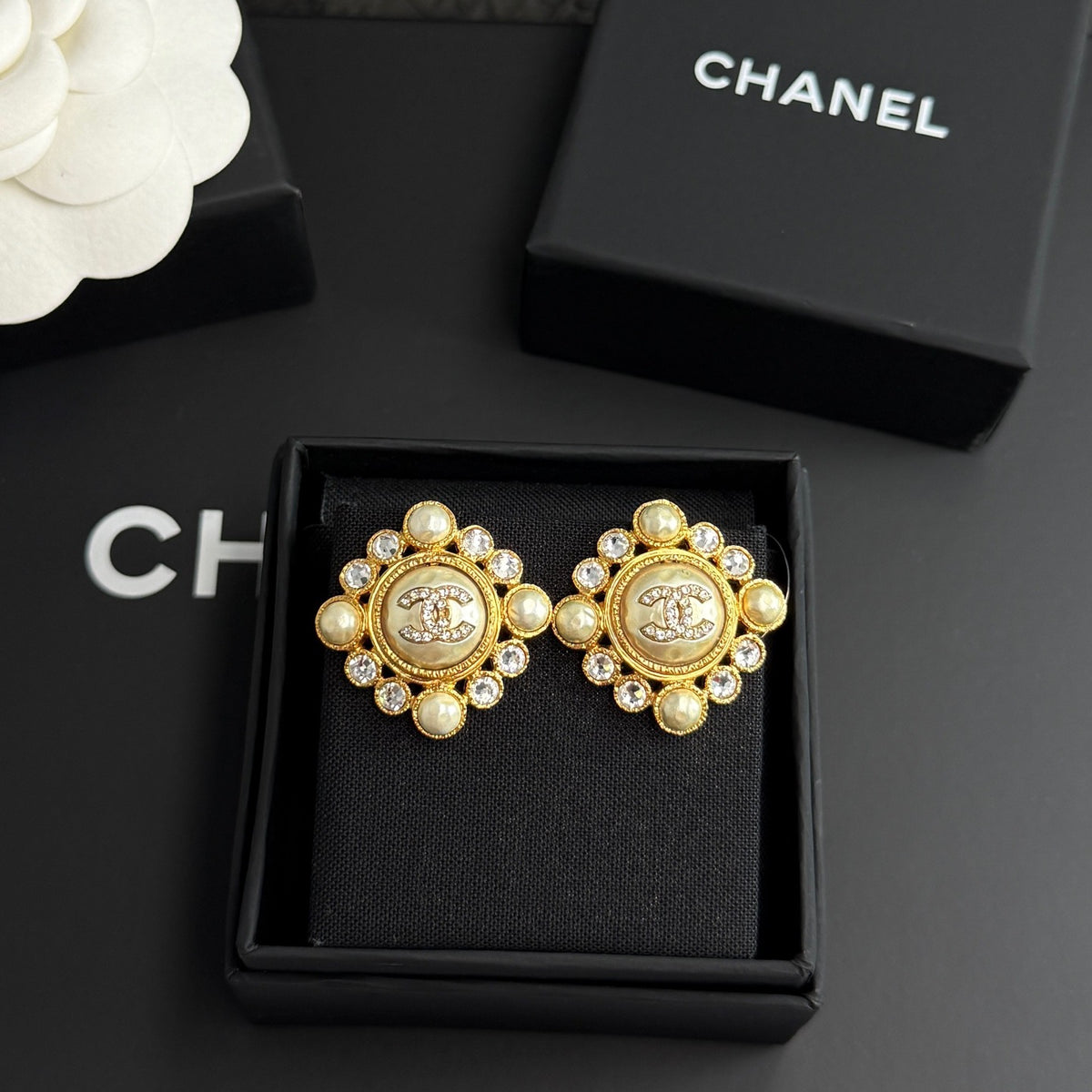 Chanel - Other - Crystal - Gold
