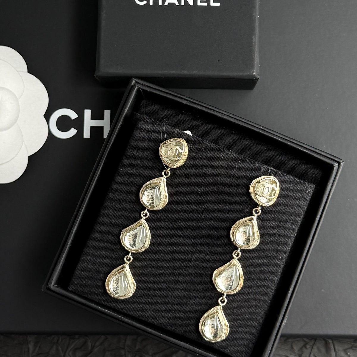 Chanel - Other - Crystal - Gold