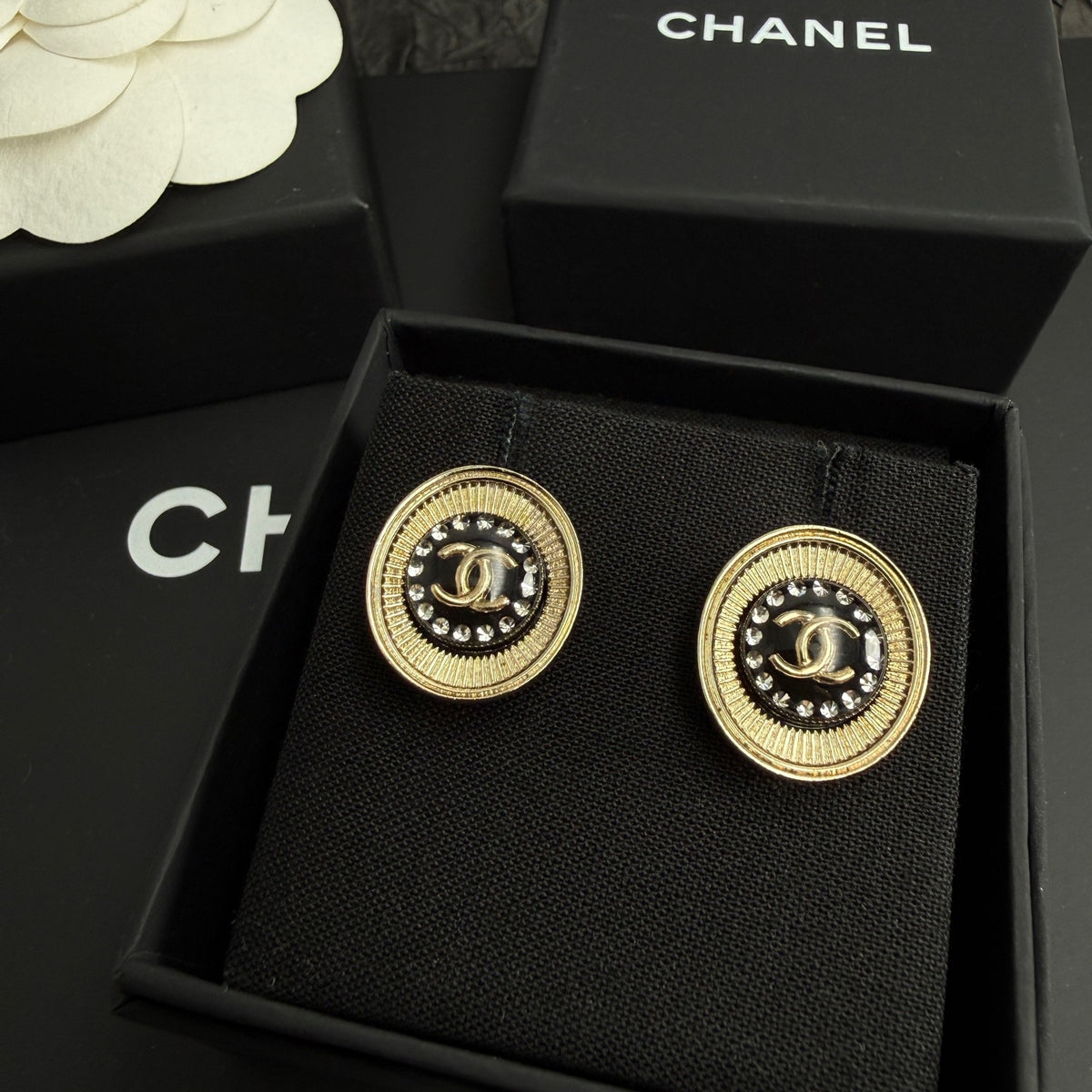 Chanel - Other - Crystal - Gold