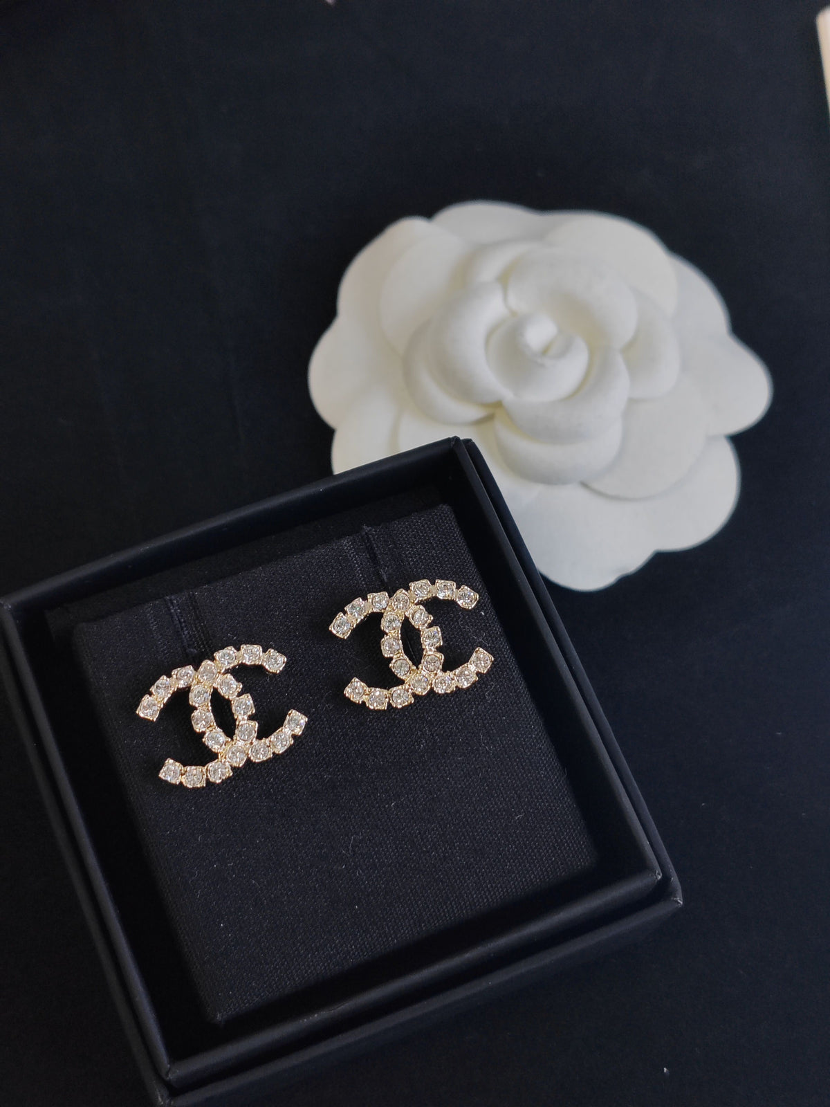 Chanel - Other - Crystal - Gold