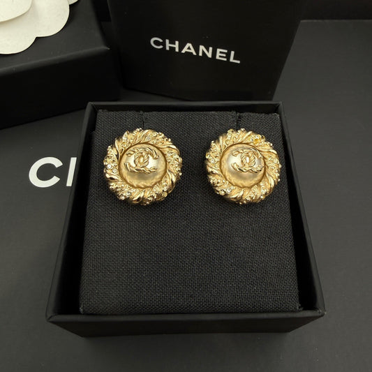 Chanel - Other - Crystal - Gold