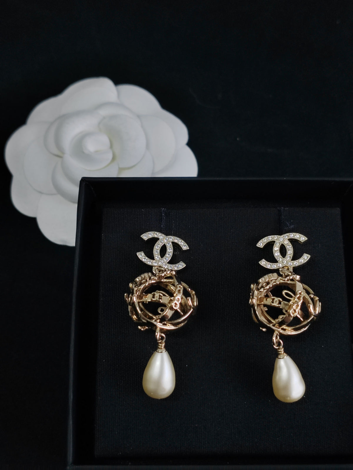 Chanel - Other - Crystal - Gold