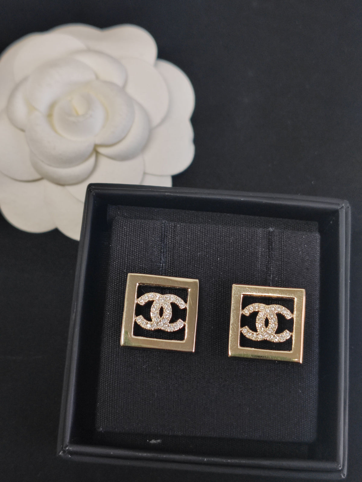 Chanel - Other - Crystal - Gold