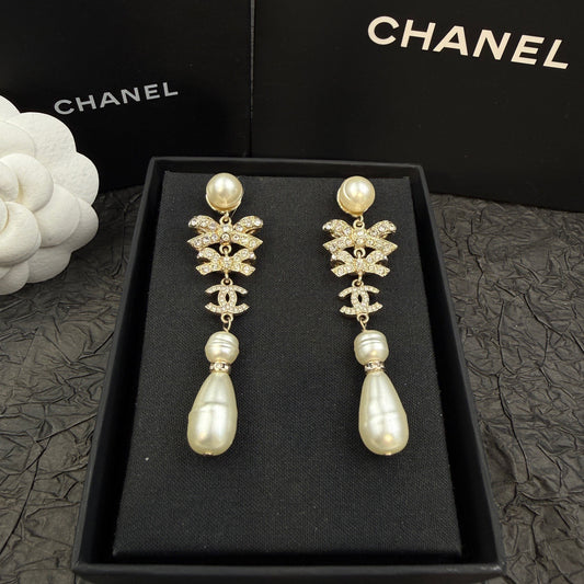 Chanel - Other - Crystal - Gold