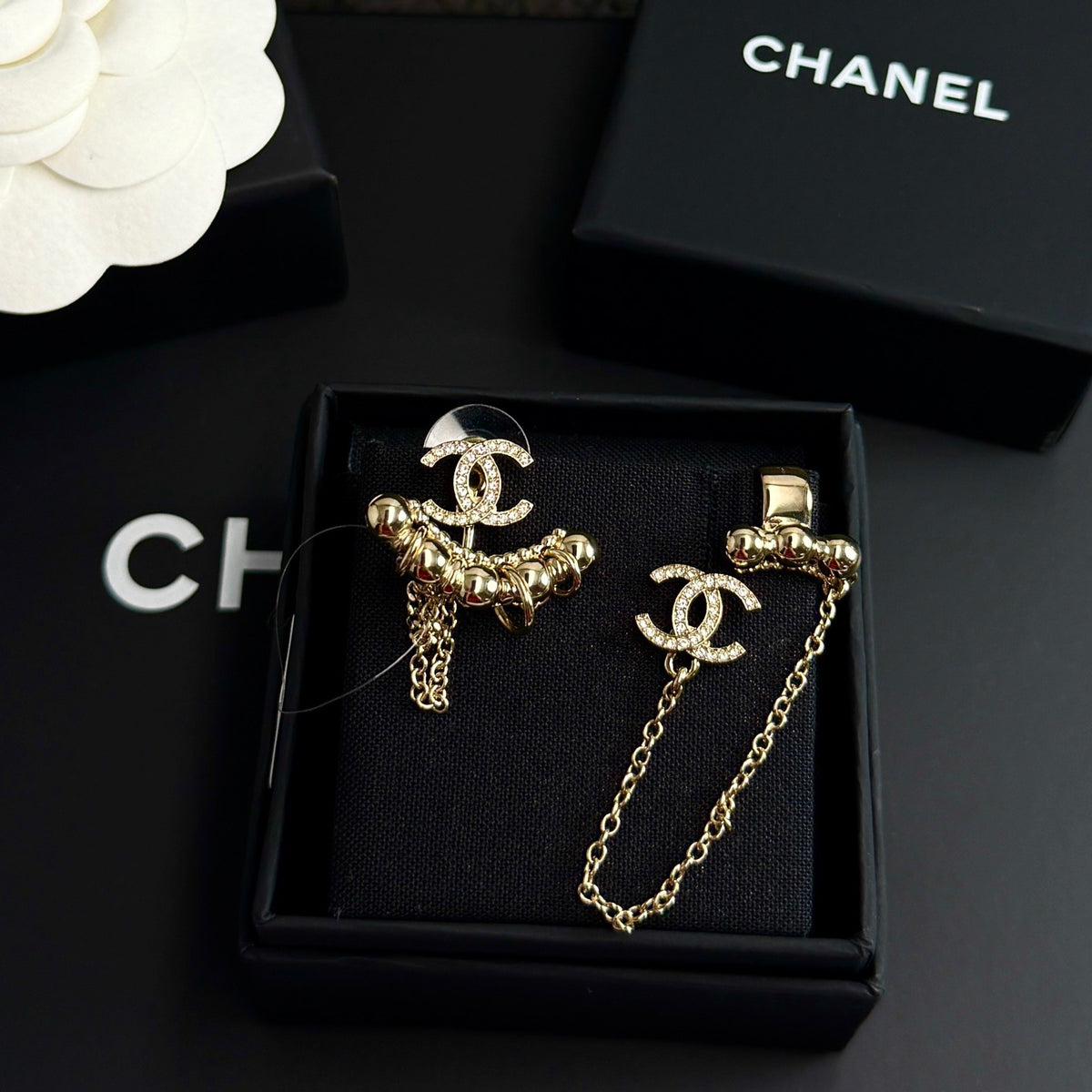 Chanel - Other - Crystal - Gold