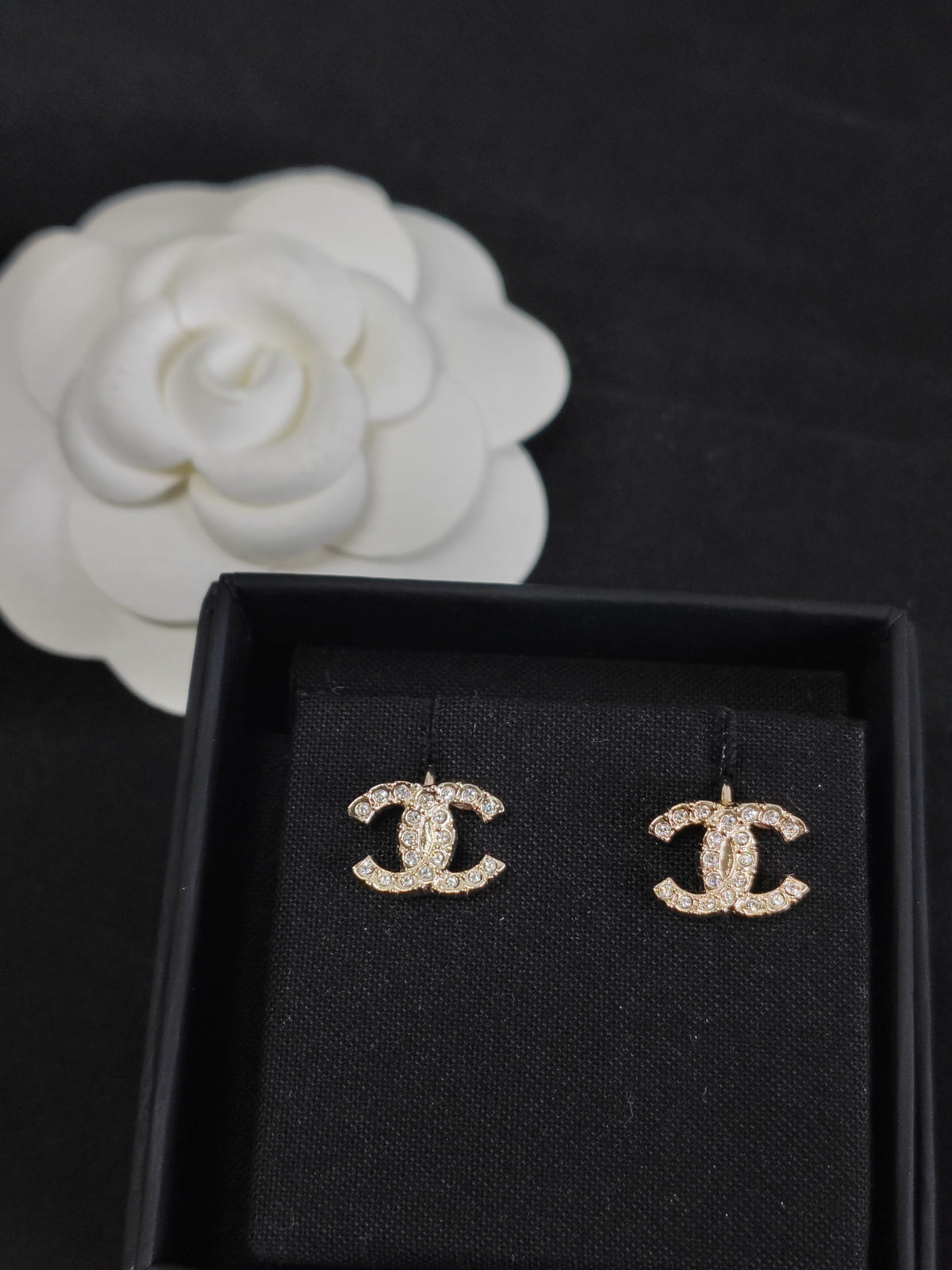 Chanel - Other - Crystal - Gold