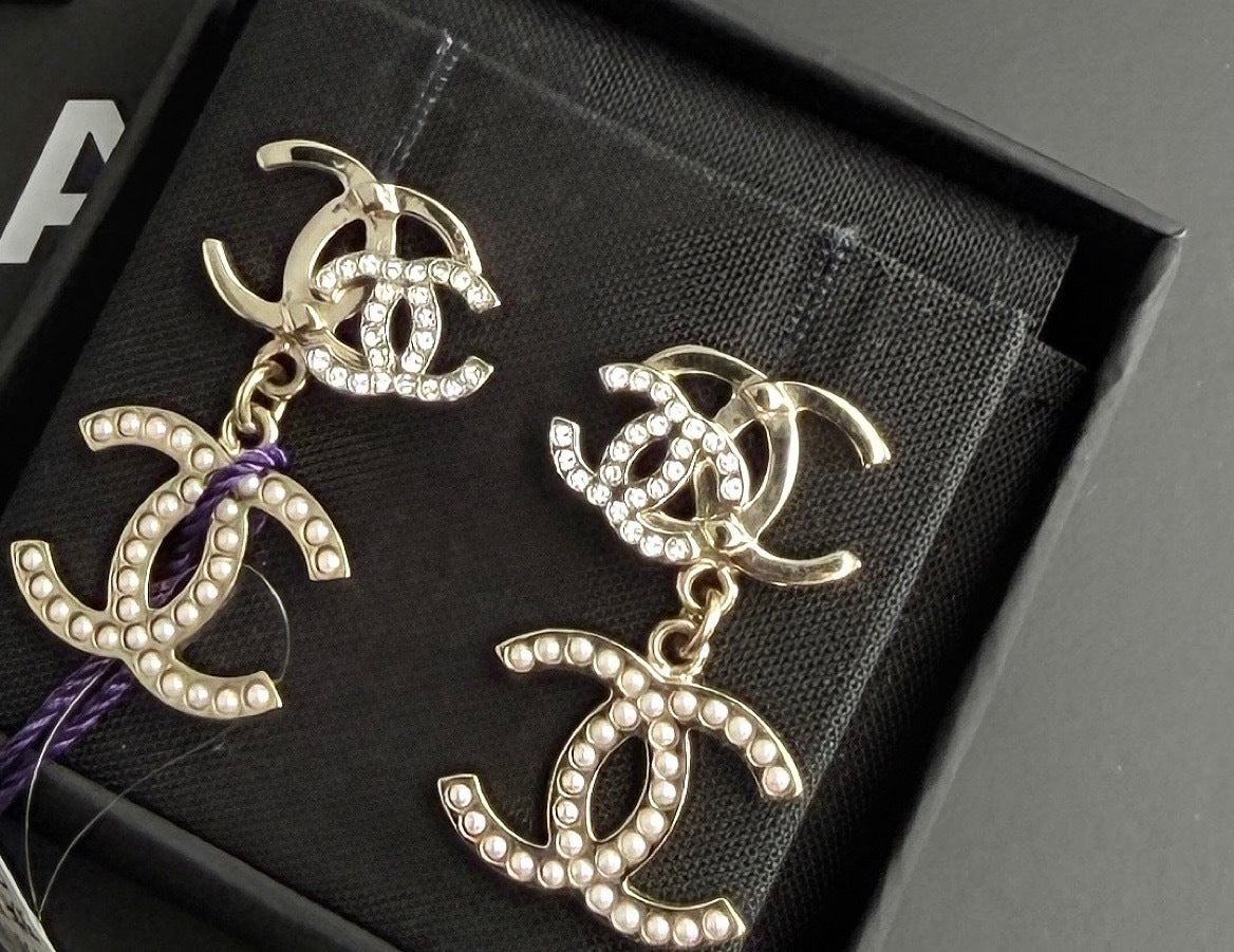 Chanel - Other - Crystal - Gold