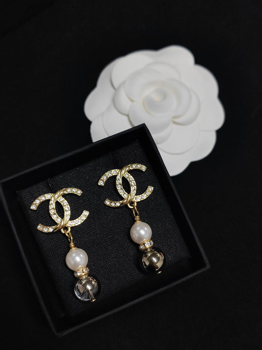 Chanel - Other - Crystal - Gold