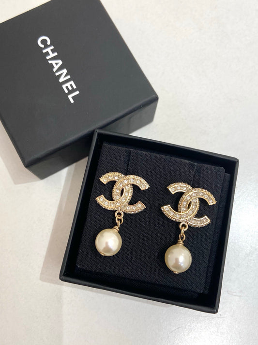 Chanel - Other - Crystal - Gold