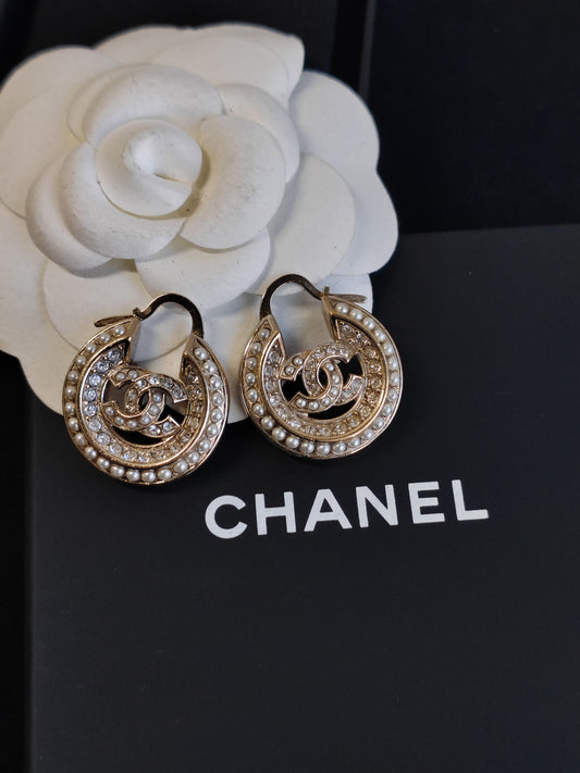 Chanel - Other - Crystal - Gold