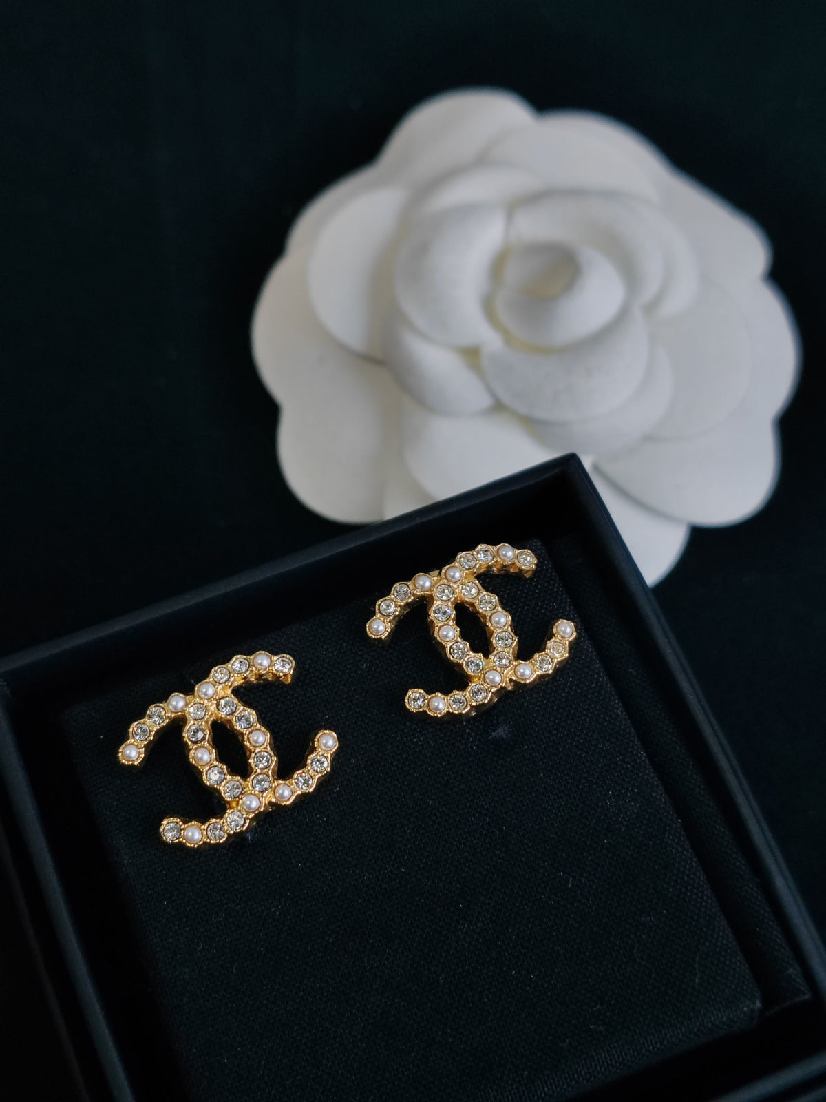 Chanel - Other - Crystal - Gold