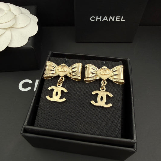 Chanel - Other - Crystal - Gold