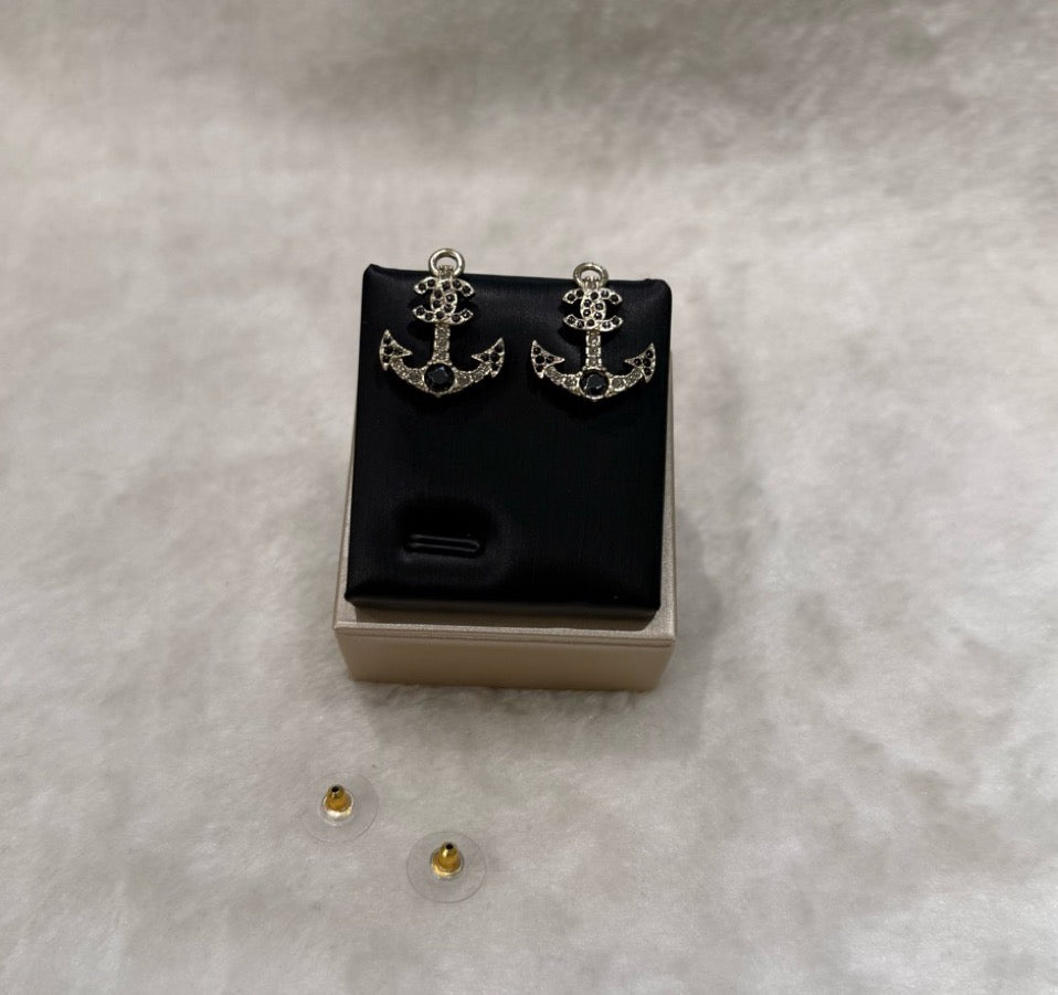 Chanel - Other - Crystal - Gold