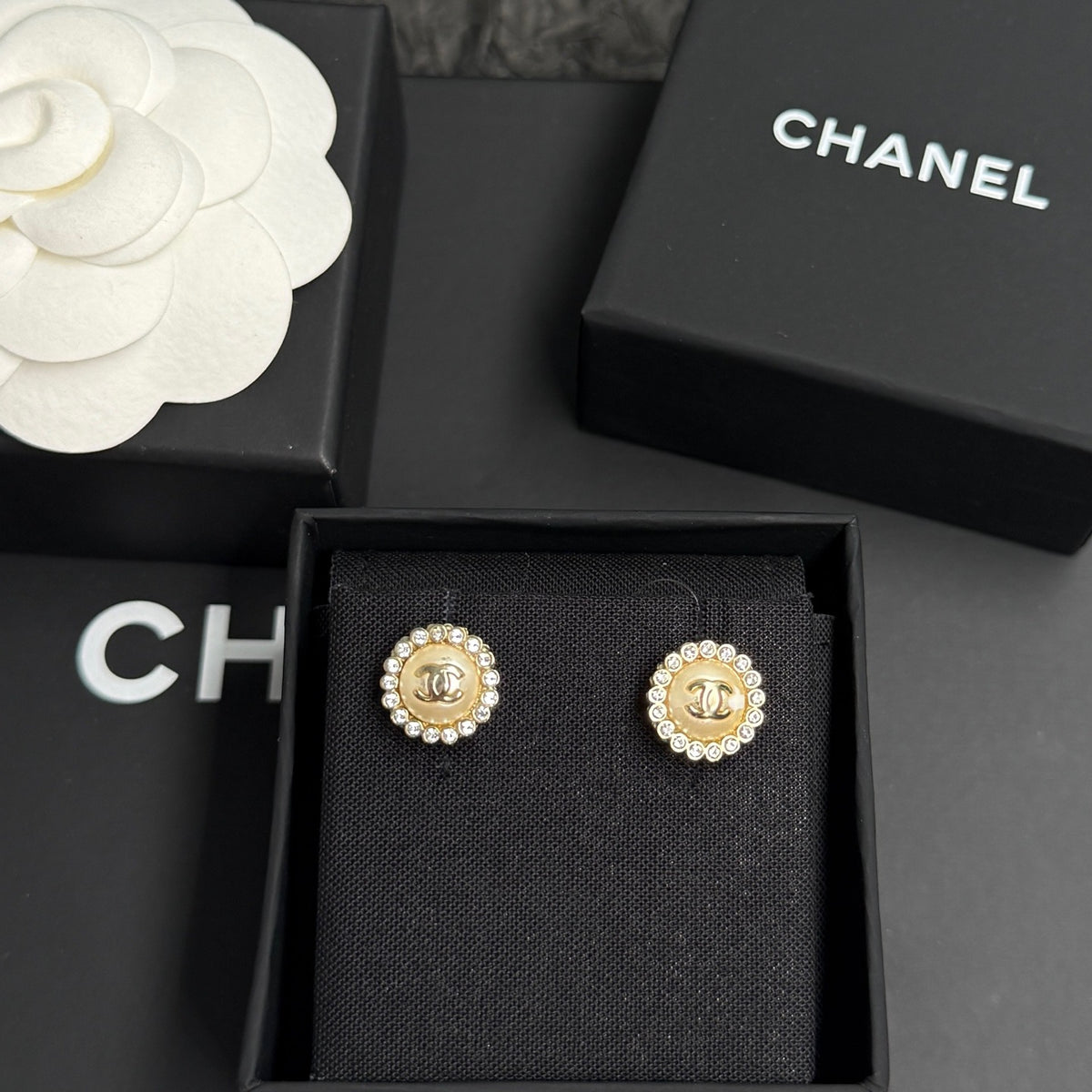 Chanel - Other - Crystal - Gold