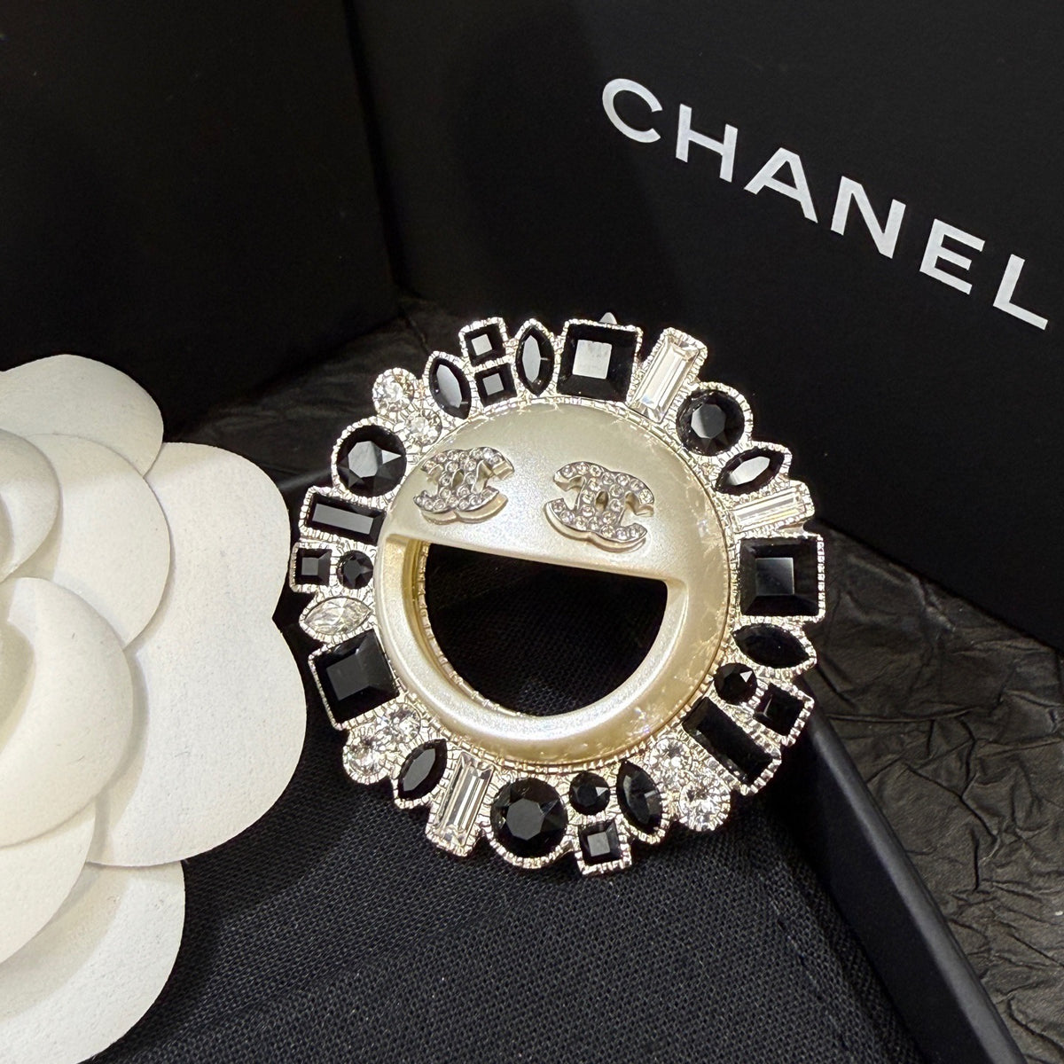 Chanel - Other - Crystal - Gold