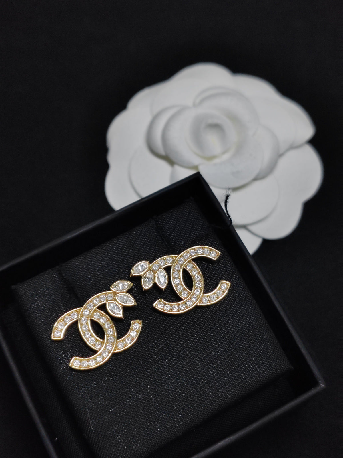 Chanel - Other - Crystal - Gold
