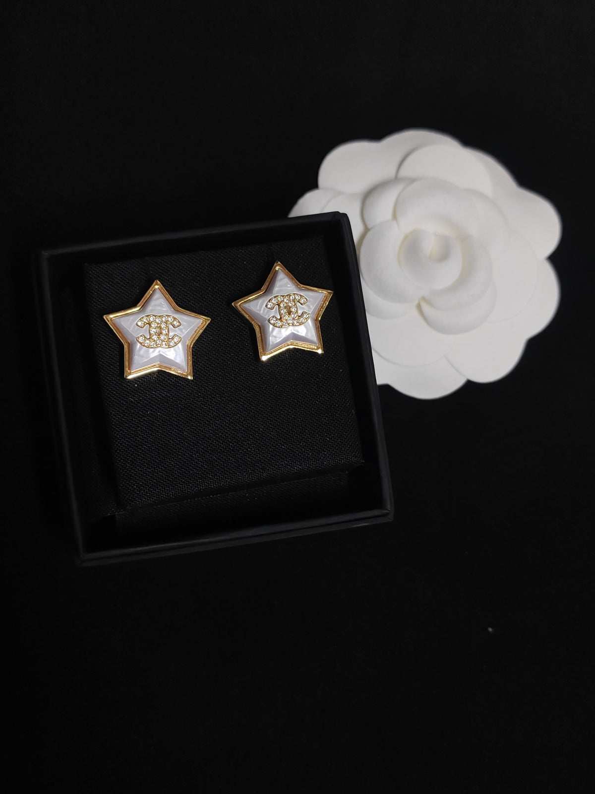 Chanel - Other - Crystal - Gold