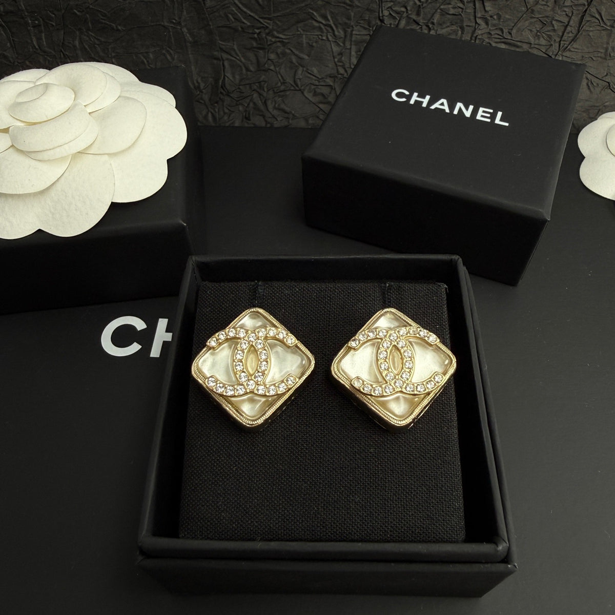 Chanel - Other - Crystal - Gold