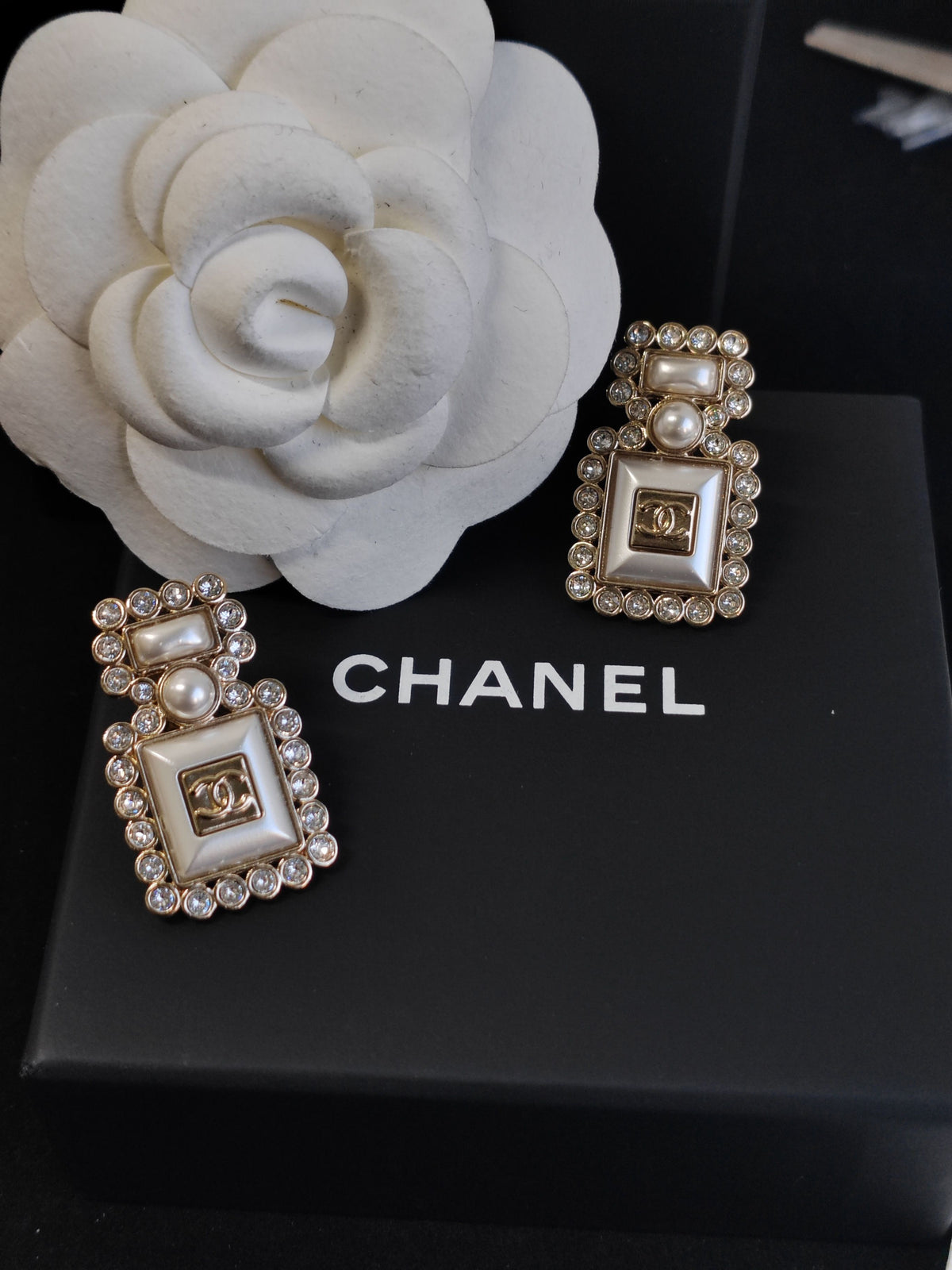 Chanel - Other - Crystal - Gold