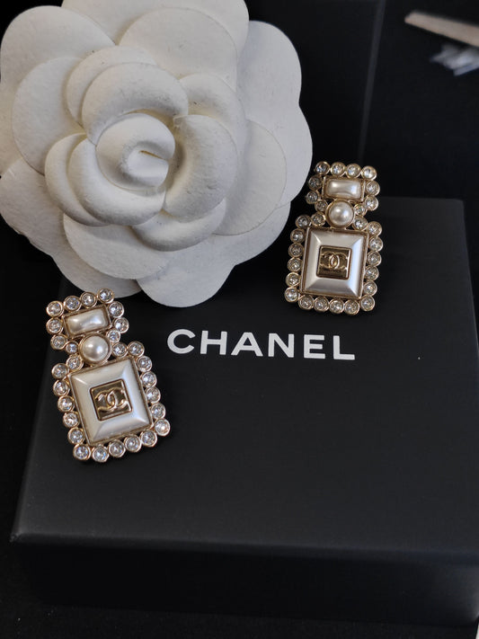 Chanel - Other - Crystal - Gold
