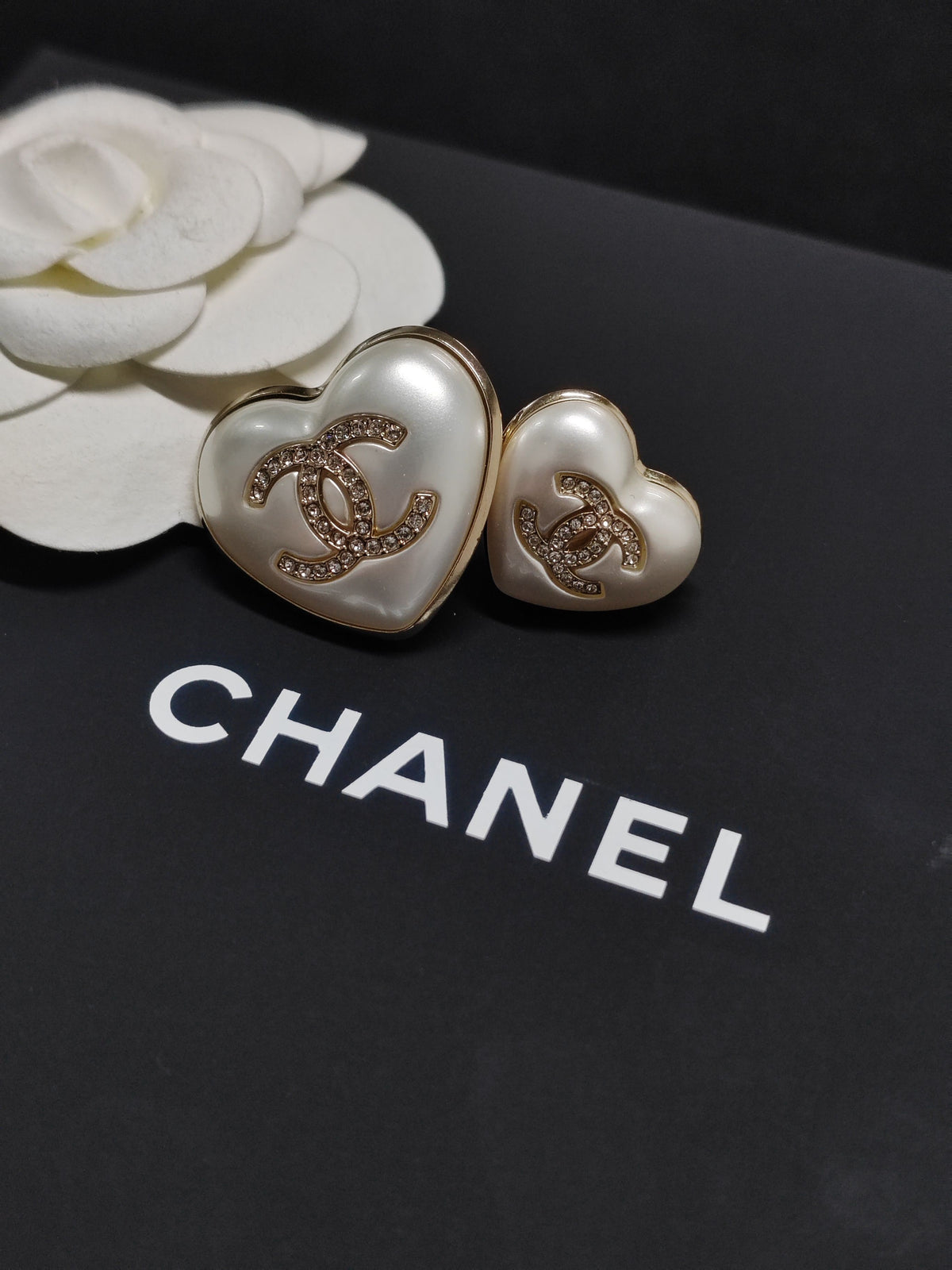 Chanel - Other - Crystal - Gold