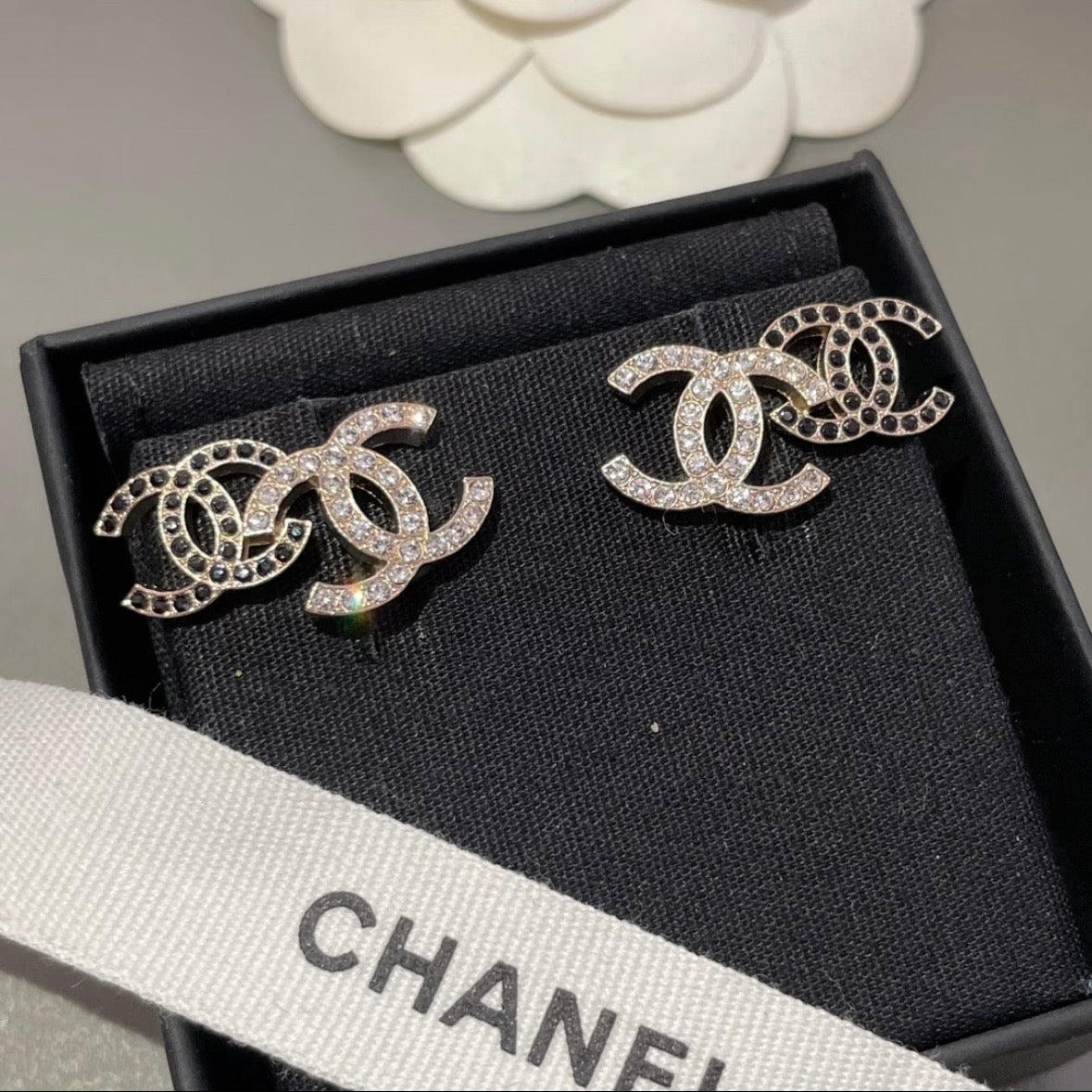 Chanel - Other - Crystal - Gold