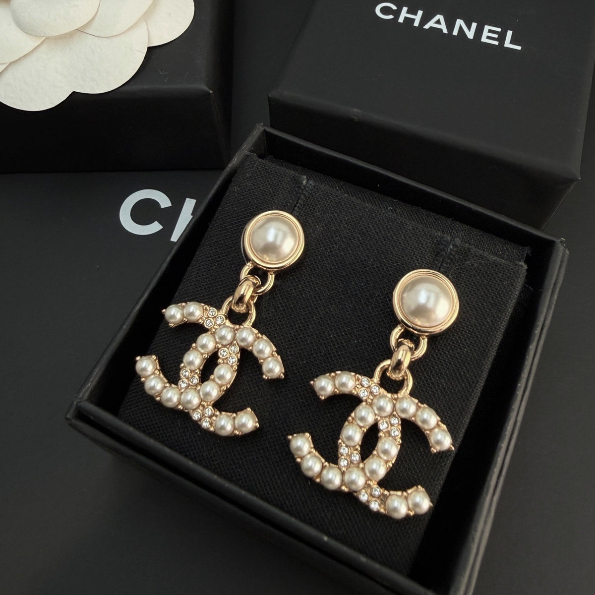 Chanel - Other - Crystal - Gold