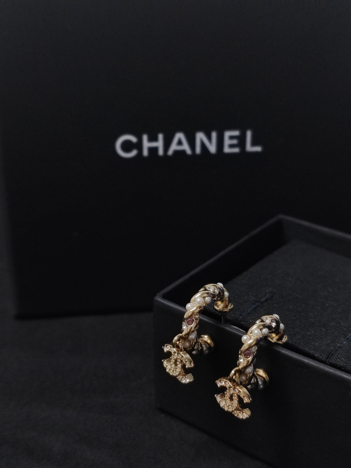 Chanel - Other - Crystal - Gold