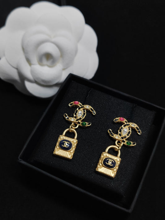 Chanel - Other - Crystal - Gold