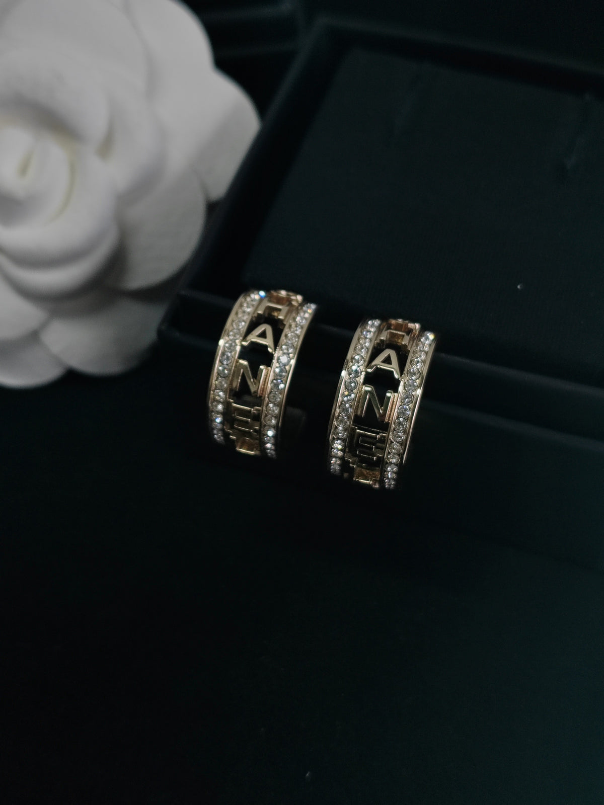 Chanel - Other - Crystal - Gold