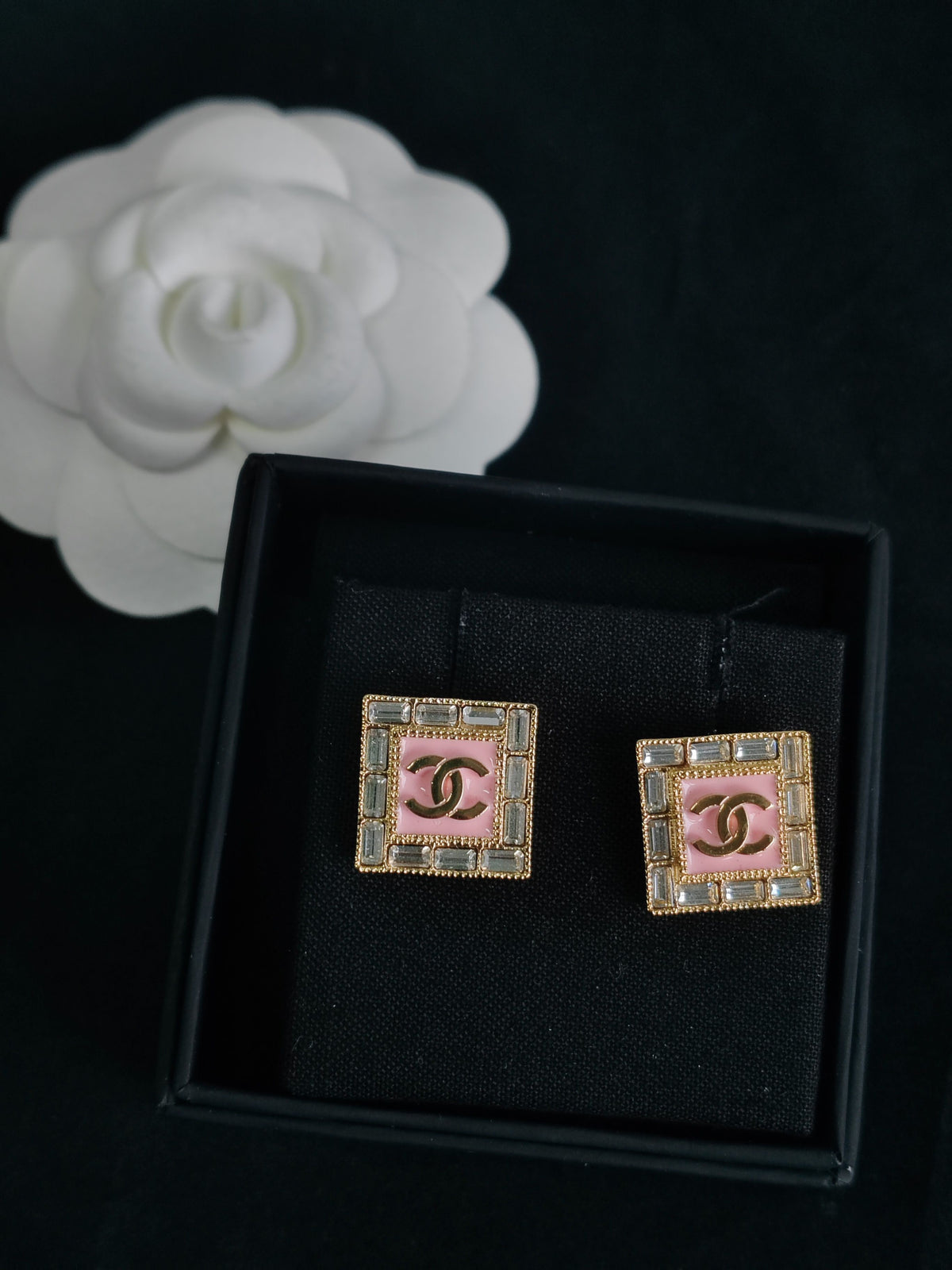 Chanel - Other - Crystal - Gold