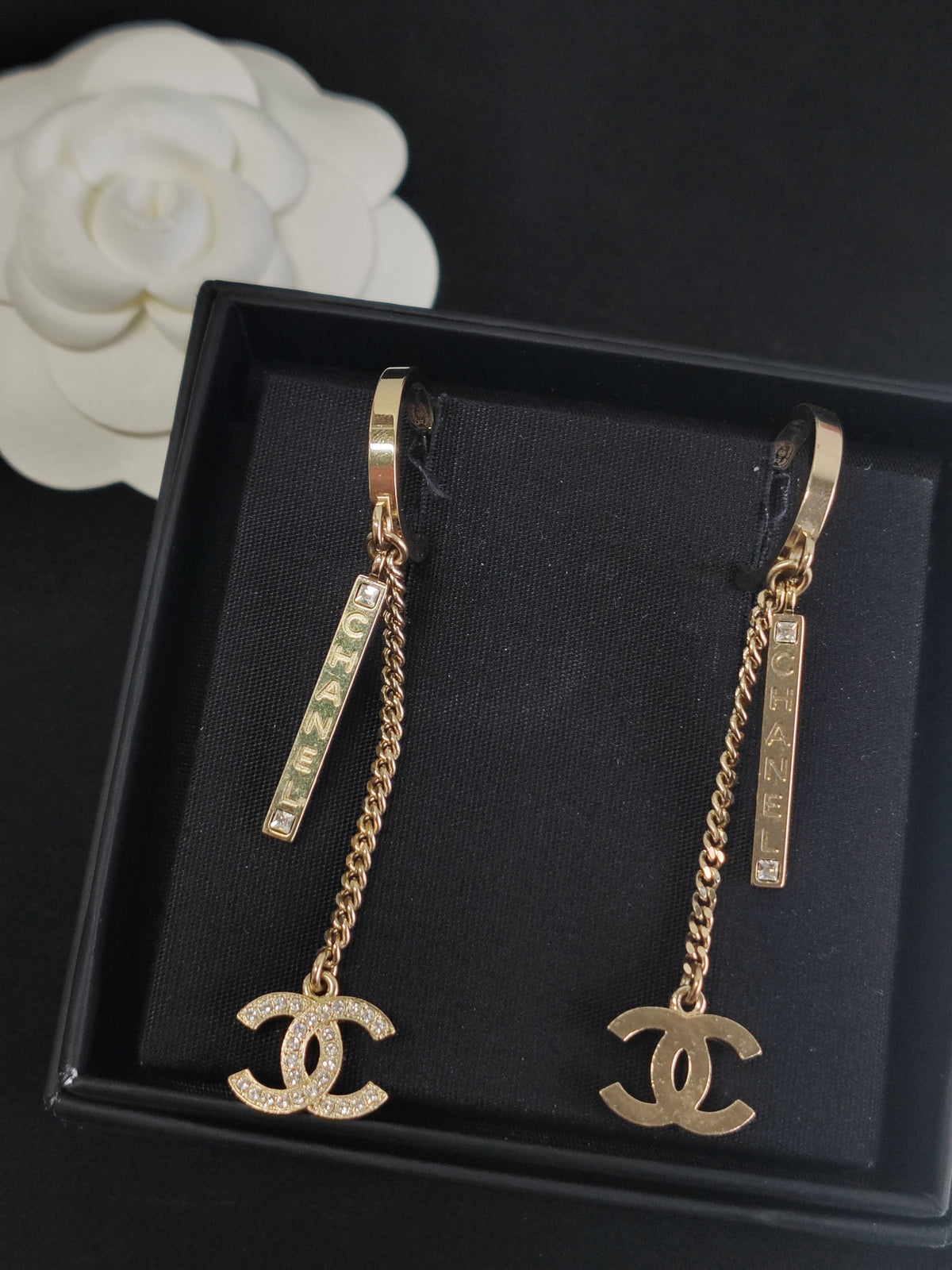 Chanel - Other - Crystal - Gold
