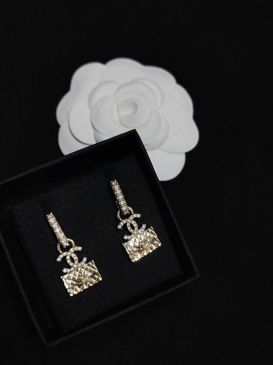 Chanel - Other - Crystal - Gold