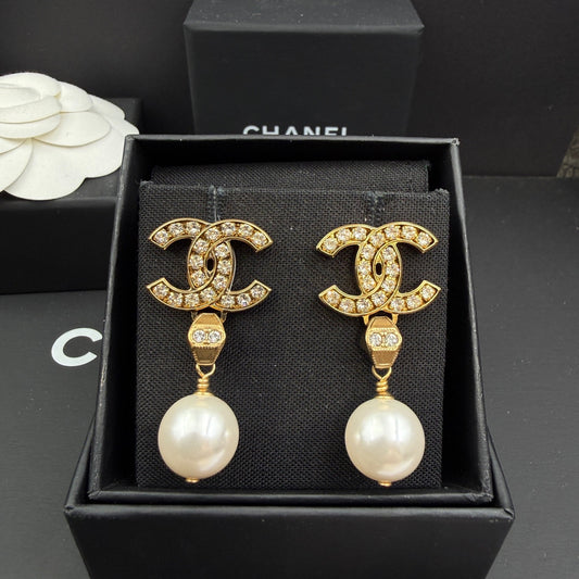 Chanel - Other - Crystal - Gold