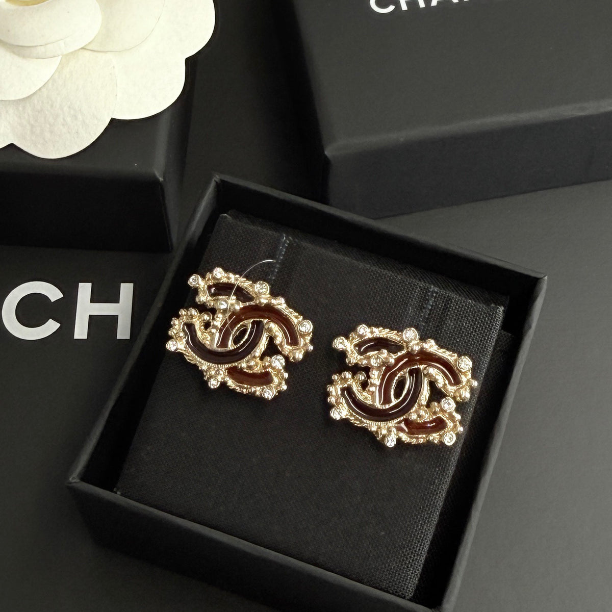 Chanel - Other - Crystal - Gold
