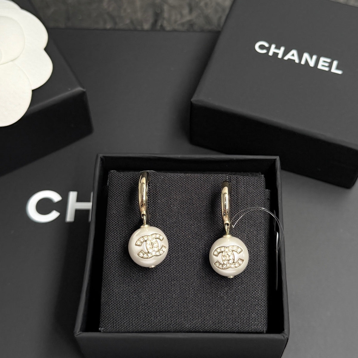 Chanel - Other - Crystal - Gold