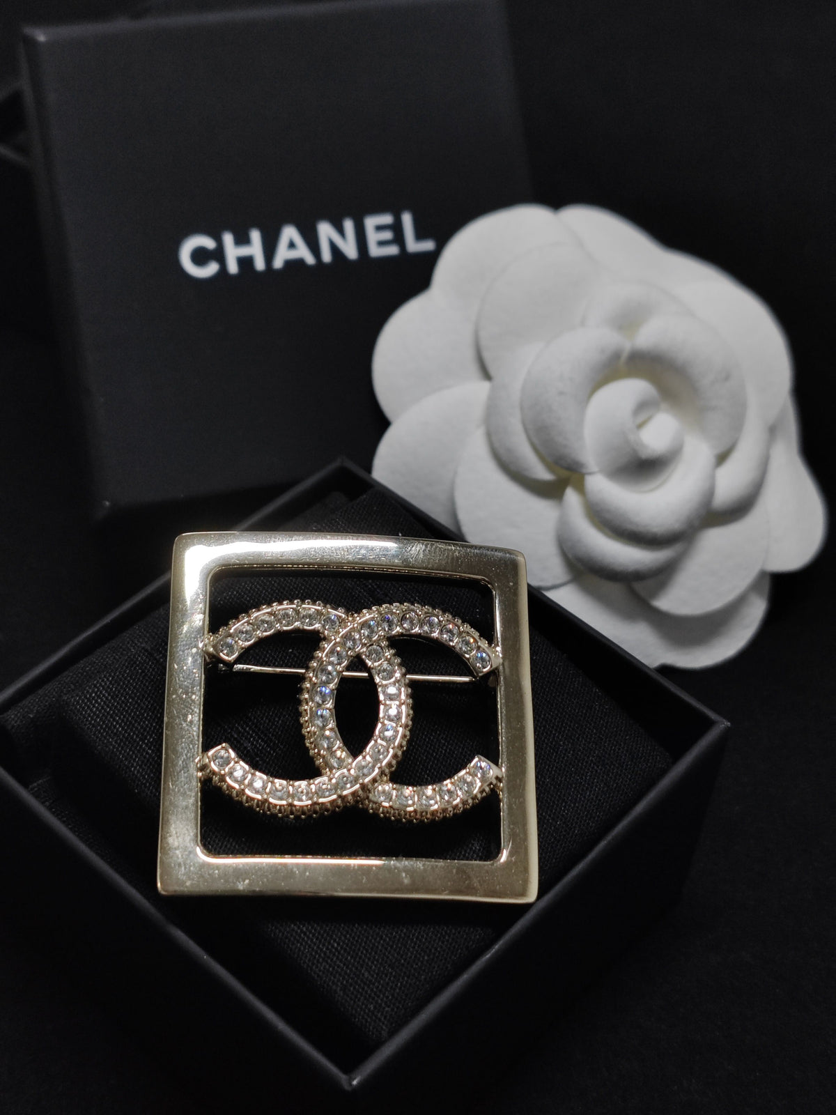 Chanel - Other - Crystal - Gold