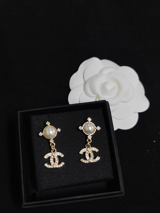 Chanel - Other - Crystal - Gold