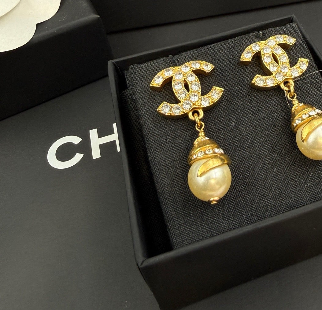 Chanel - Other - Crystal - Gold
