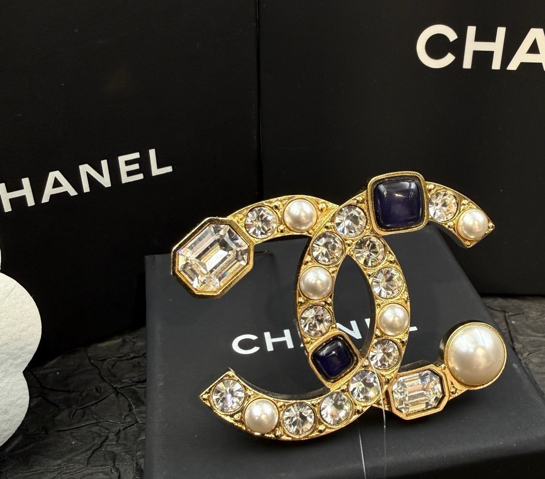 Chanel - Other - Crystal - Gold