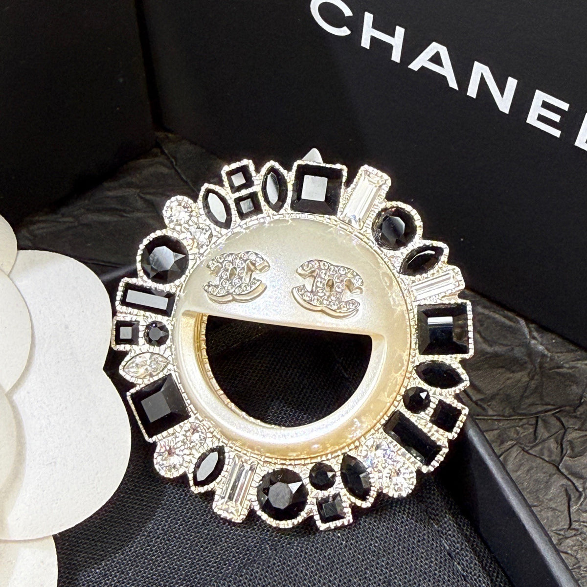 Chanel - Other - Crystal - Gold
