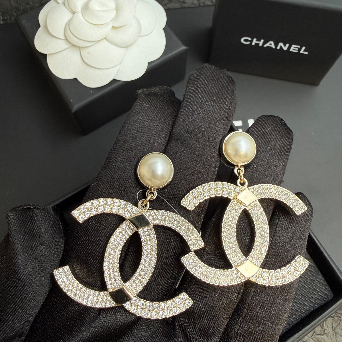 Chanel - Other - Crystal - Gold