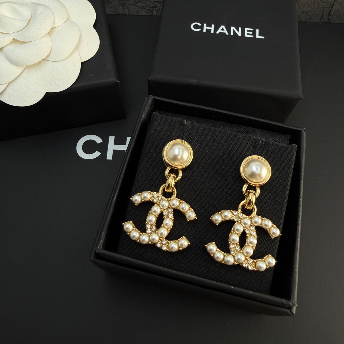 Chanel - Other - Crystal - Gold