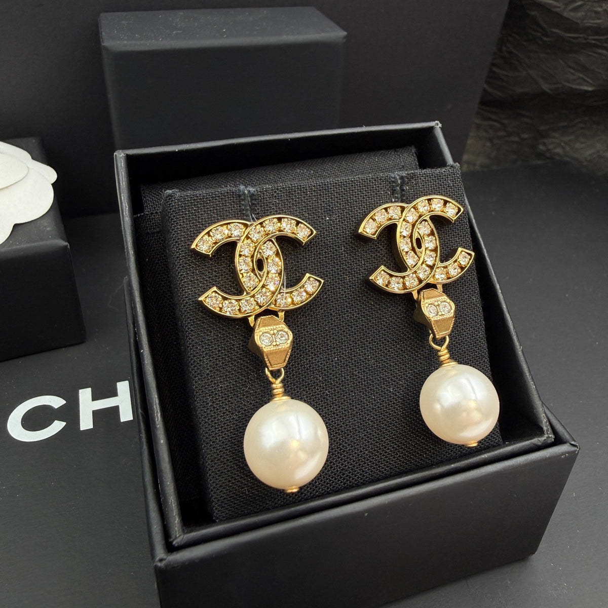Chanel - Other - Crystal - Gold