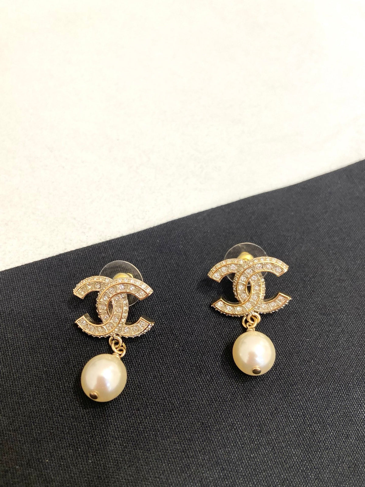 Chanel - Other - Crystal - Gold