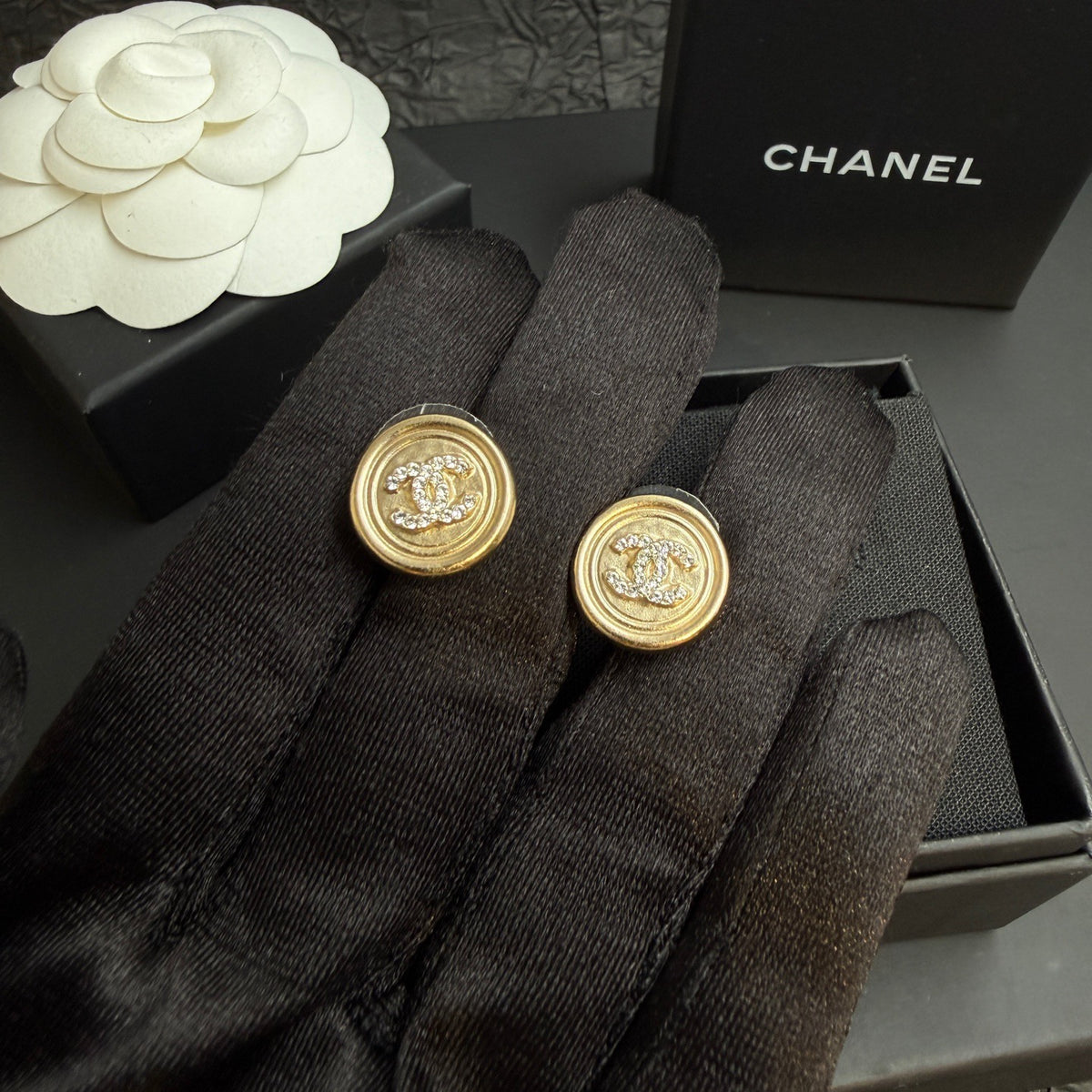 Chanel - Other - Crystal - Gold