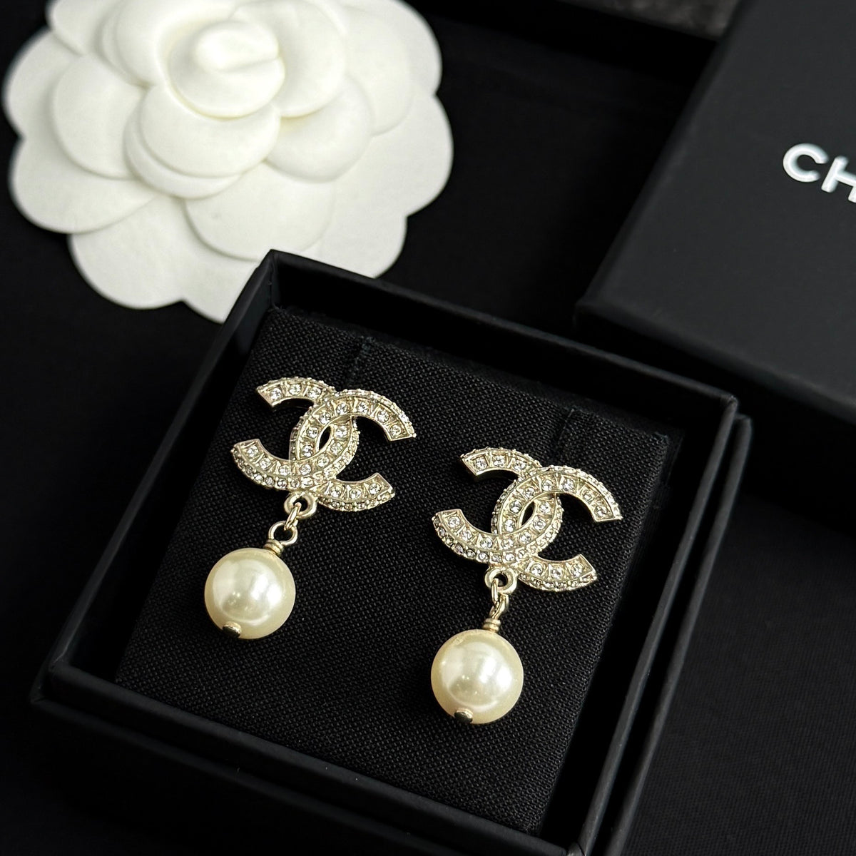 Chanel - Other - Crystal - Gold
