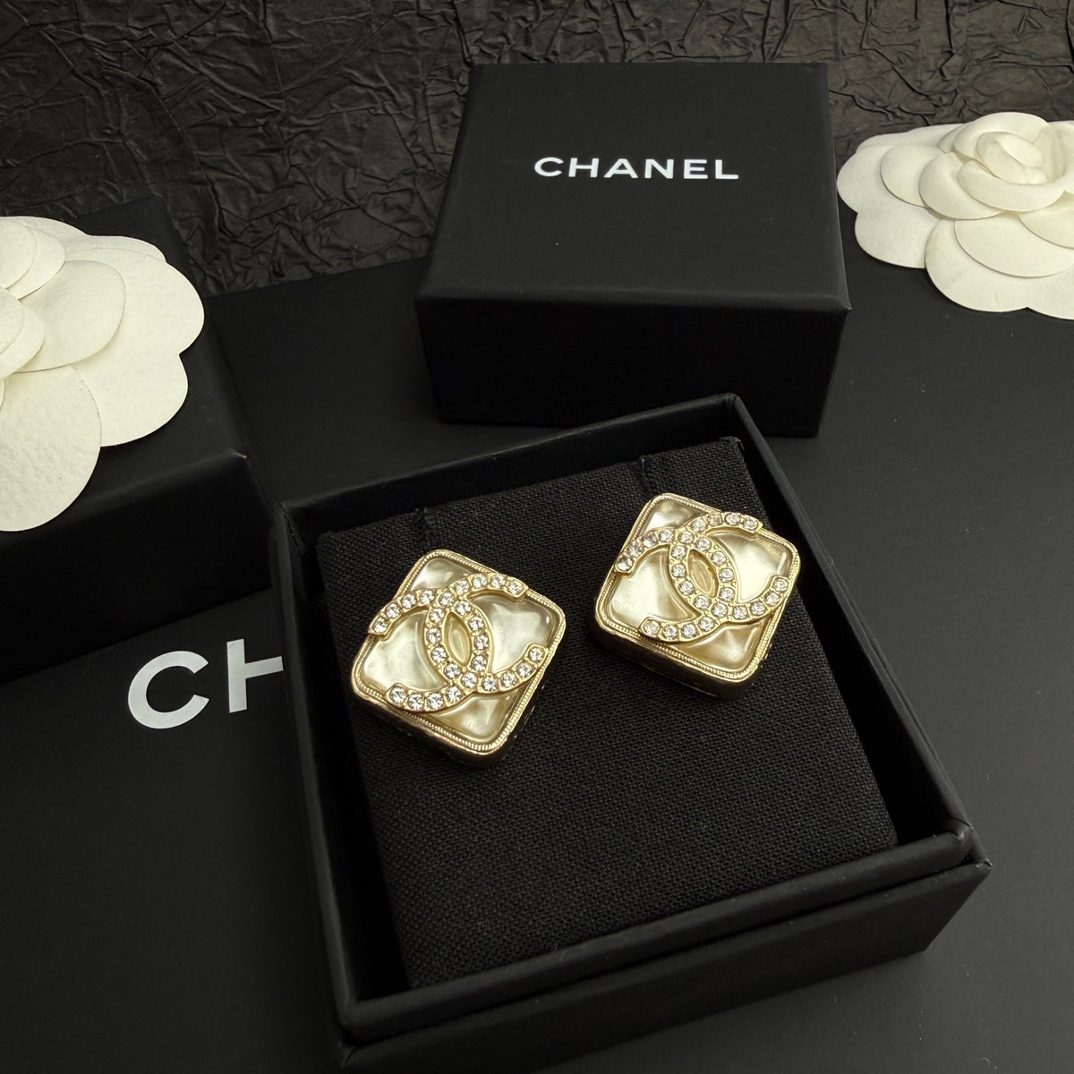 Chanel - Other - Crystal - Gold